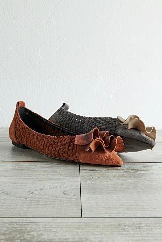 Ruffle Woven Flats