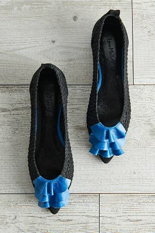 Ruffle Woven Flats