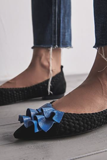 Ruffle Woven Flats