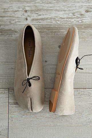 Split Toe Flats