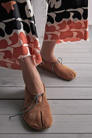 Split Toe Flats