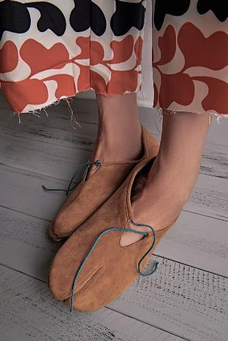 Split Toe Flats