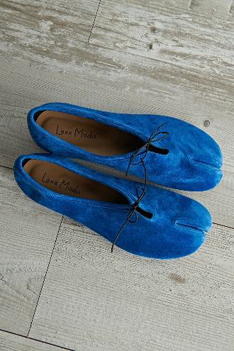 Split Toe Flats