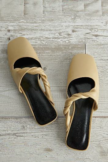 Twisted Mules