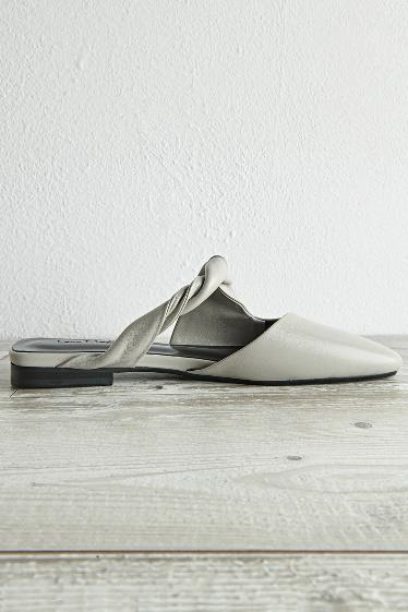 Twisted Mules