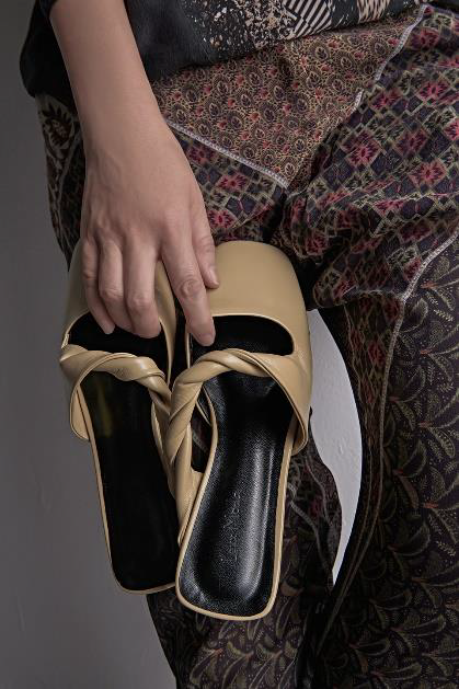 Twisted Mules