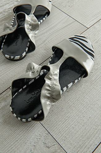 Zebra Lining Sandals