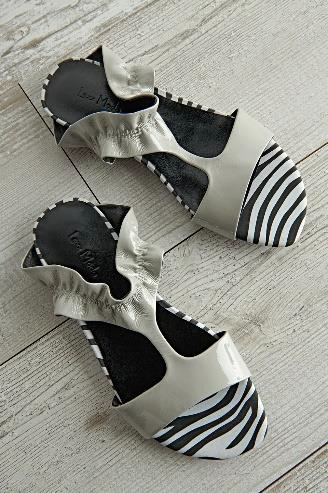 Zebra Lining Sandals